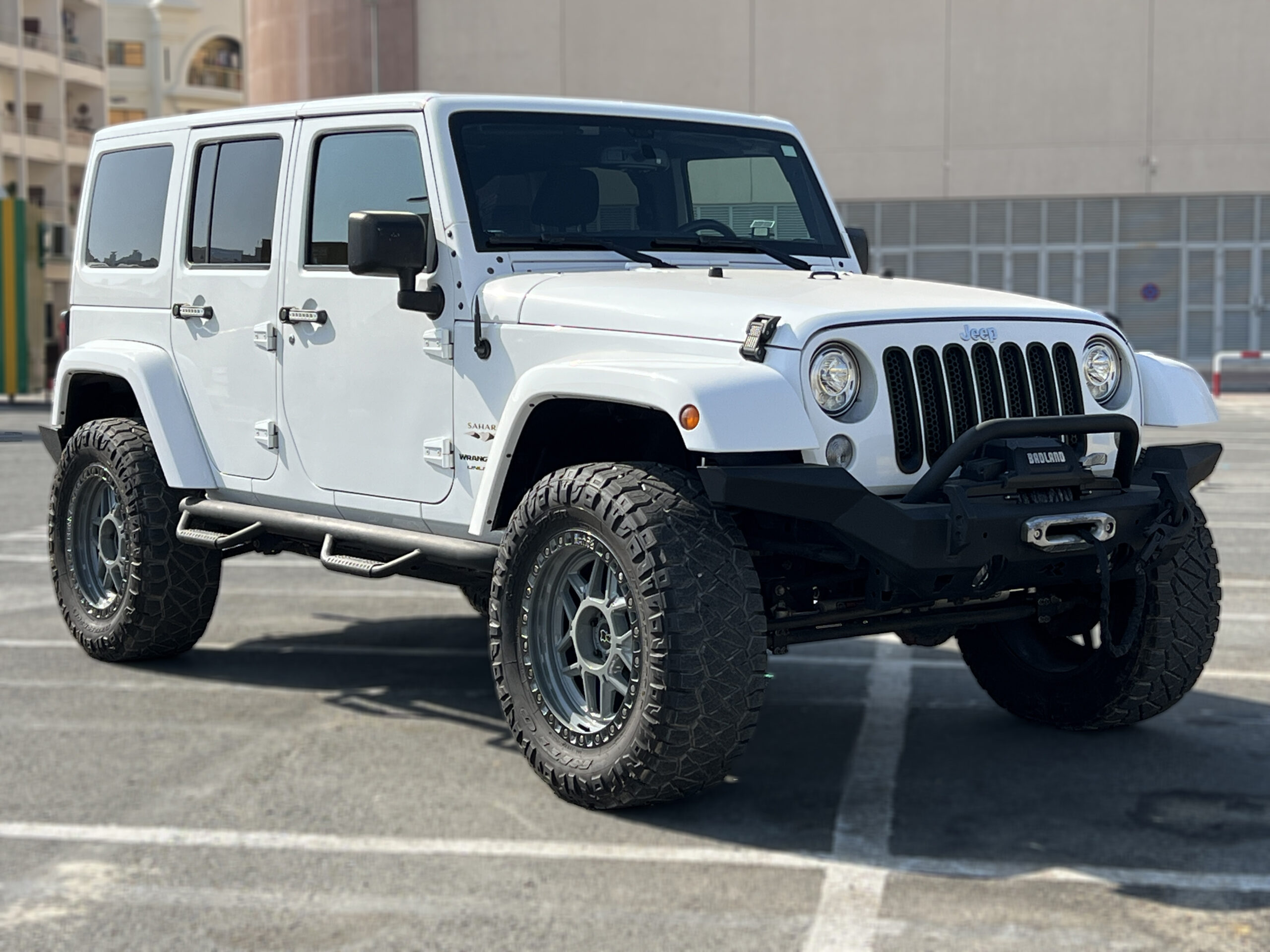 2018 Jeep Wrangler JK Unlimited SAHARA 4x4 - Trust Wheel